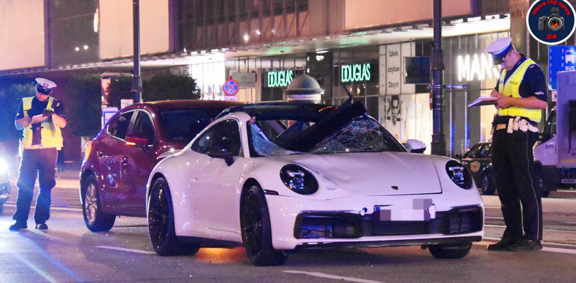 Dramatyczny wypadek w centrum Warszawy. Porsche zabiło pieszego. Na ulicy leżało rozczłonkowane ciało...