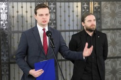 Konfederacja popiera protest. "Sprzeciwiamy się zarzynaniu polskich mediów"