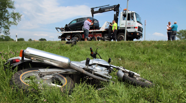 Két motorost is elütött a kocsikat előző férfi/Fotó: MTI Mátyus Tamás