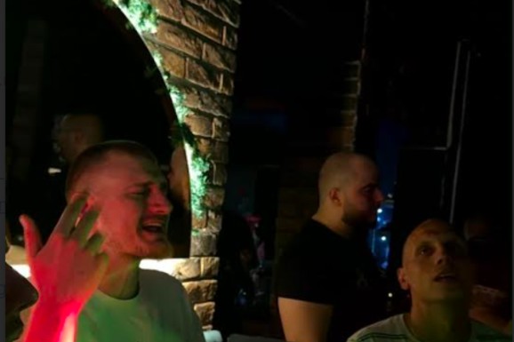 (VIDEO) LUDILO DO ZORE U BEOGRADU! Nikola Jokić u provodu pao u sevdah, peva: "Ovo je moja kuća živeo sam tu", pevač mu prišao - a onda je usledio šou