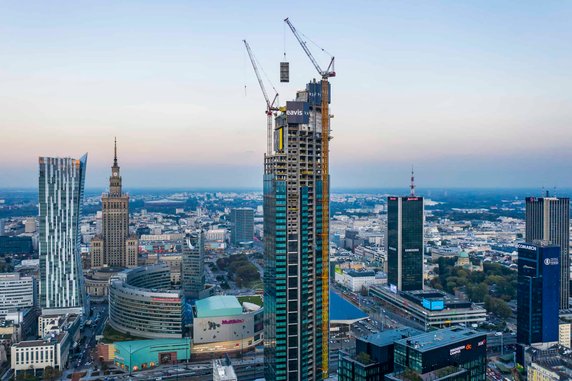 Warszawa ma najwyższy wieżowiec w Unii Europejskiej. Varso ma już 310 metrów! 