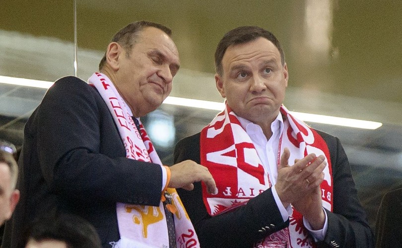 Prezydent Andrzej Duda ogląda mecz Polska-Serbia