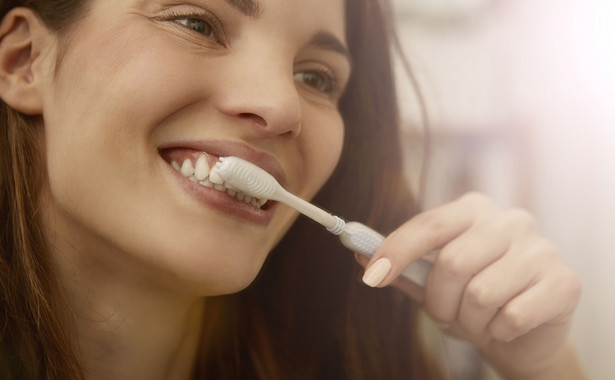 Nie tylko pasta. Czego jeszcze używać, by mieć zdrowe zęby?