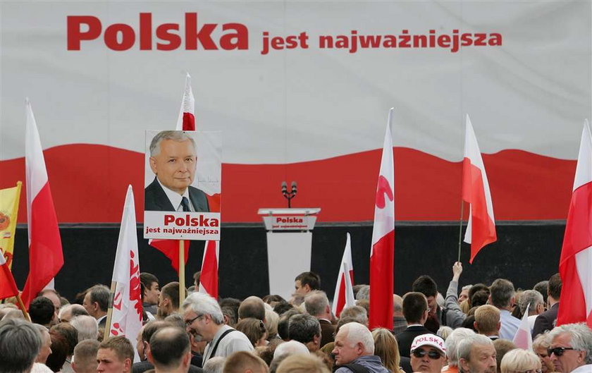 Kaczyński wstrzyma udział w kampanii? Dla mamy