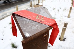 Tę tablicę odsłonięto w grudniu, upamiętniała gdańskie getto. Ktoś już zdążył ją zniszczyć