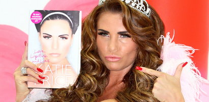 Katie Price promuje książkę piersiami