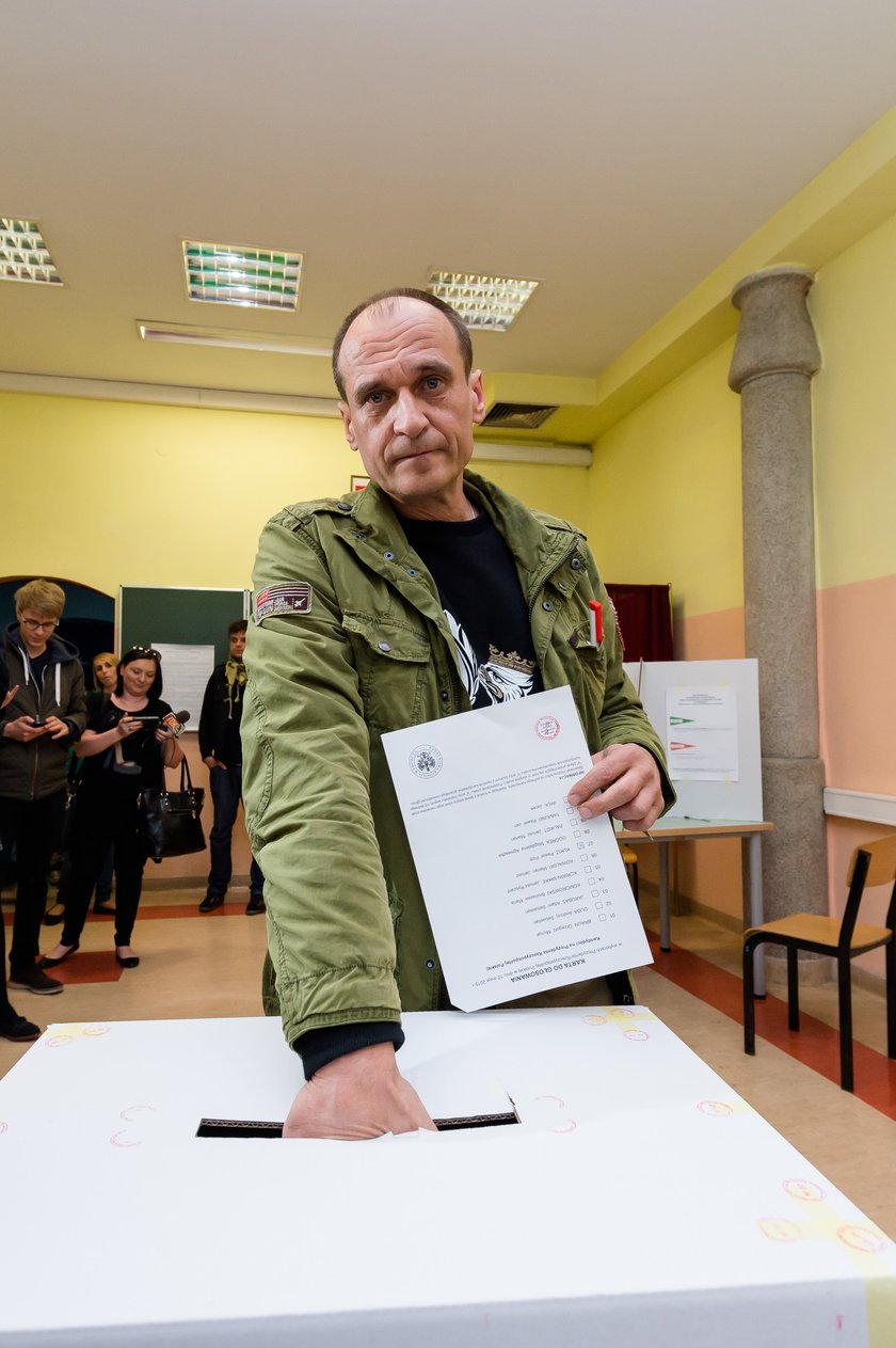 Dramat Kukiza. Tęskni za rodziną, a musi czuwać przy ojcu