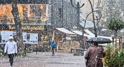 Spadł pierwszy śnieg. Zakopane na biało. Uwaga na trudne warunki!