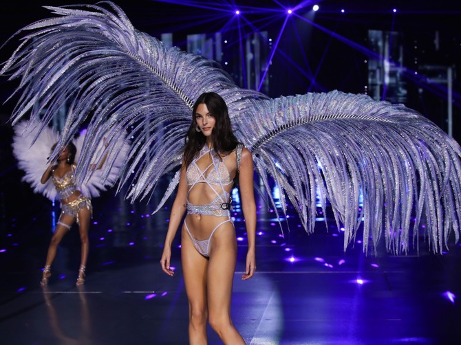 Sve tajne Victoria's Secreta: Ko je Viktorija i kako su jedan muškarac i ruže spavaćice stvorili luksuzni brend