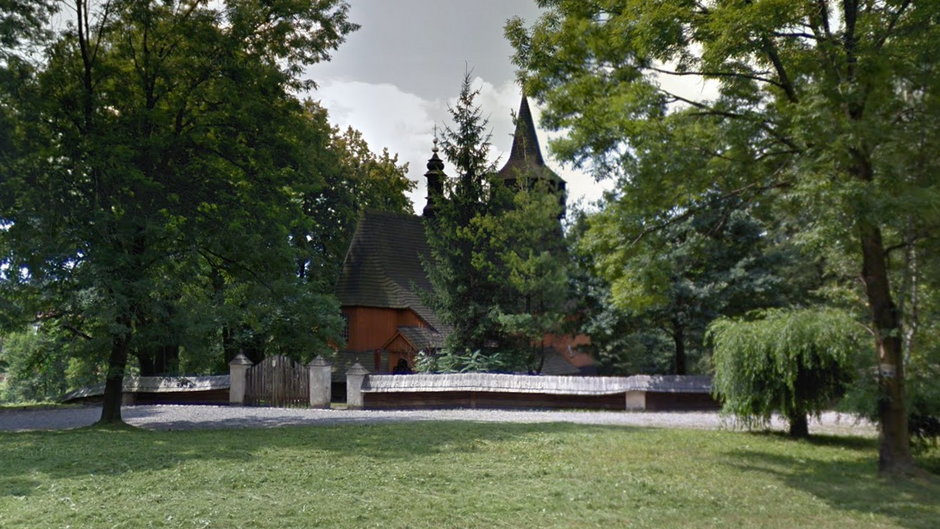 Drewniany kościół św. Andrzeja Apostoła w Osieku (fot. Google Street View)