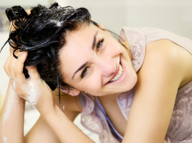 Peeling skóry głowy - niedoceniany, a bardzo ważny element pielęgnacji włosów