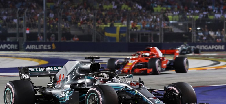 Formuła 1: Lewis Hamilton wygrał w Singapurze i umocnił się na pozycji lidera