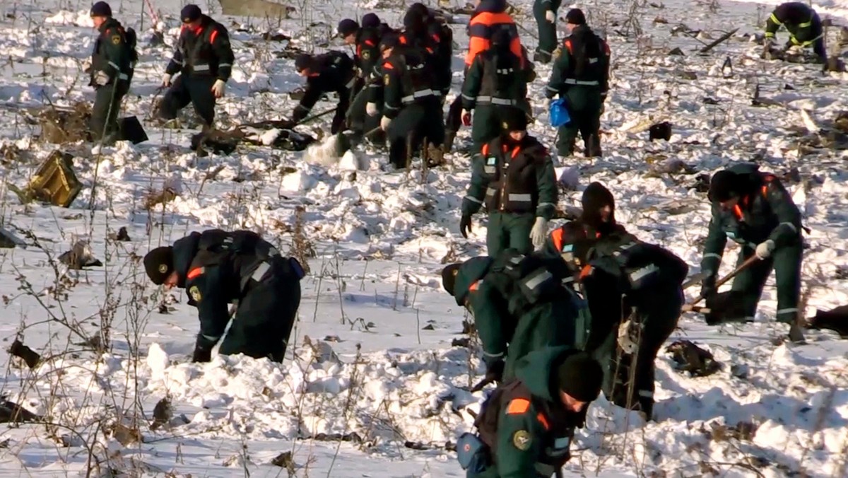 Komitet Śledczy Rosji, badający przyczyny niedzielnej katastrofy An-148, który rozbił się kilka minut po starcie z Moskwy, przekazał, że do wybuchu doszło po tym, jak samolot zderzył się z ziemią. W katastrofie zginęło 71 osób.