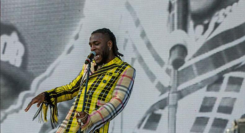 Burna Boy performs in customizable Burberry at Coachella 2019. (Twitter/Coachella)