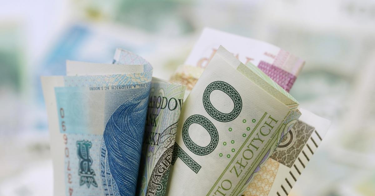  Kurs złotego. Ile trzeba płacić za euro i dolara? 7.05.2024