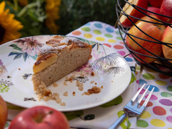 Ciasto cynamonowe z jabłkami od Ewy Wachowicz. Możesz je jeść nawet na diecie