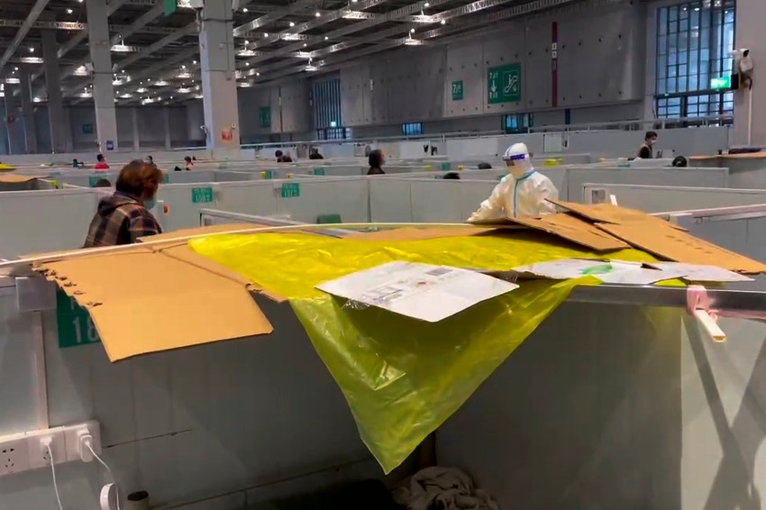 Kongresni centar kao mesto karantina u Šangaju