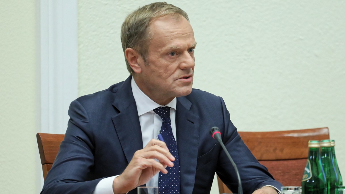 Donald Tusk przed komisją ds. VAT. Relacja na żywo