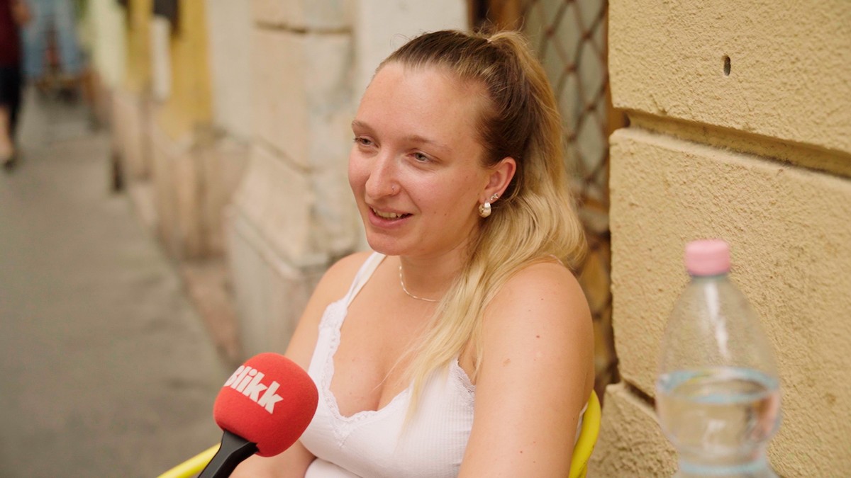 Embertelen a munka az év legmelegebb napján: túlélésre játszanak a gíroszosok meg a munkások a budapesti betondzsungelben – videó