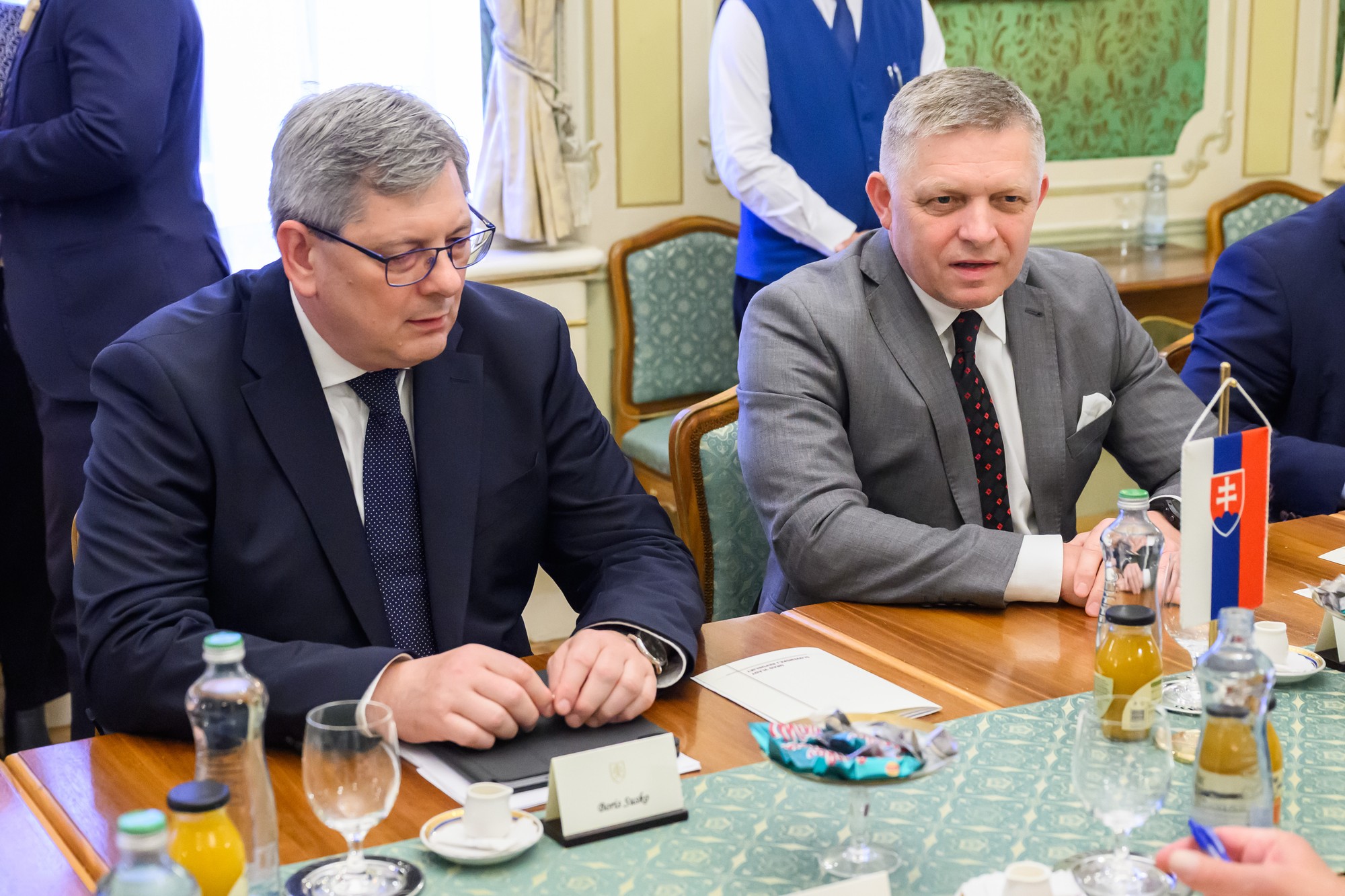 Na snímke sprava predseda vlády SR Robert Fico (Smer-SD) a minister spravodlivosti SR Boris Susko (Smer-SD).