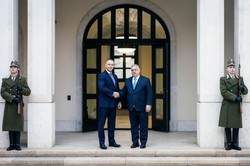 Zwolennicy Orbana zachwyceni po wizycie Nawrockiego na Węgrzech. Sygnał wsparcia