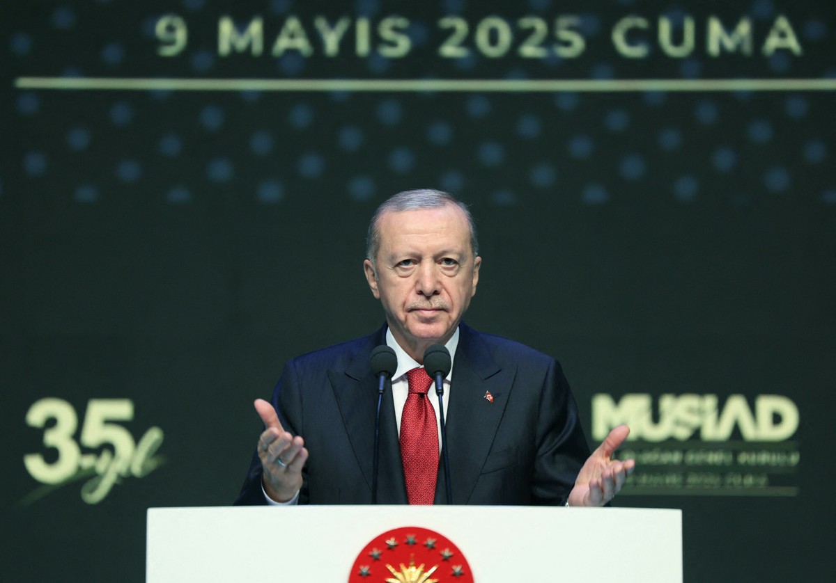 Turcja gotowa do zorganizowania rozmów. Erdogan rozmawiał z Macronem i Putinem