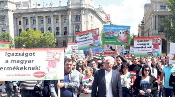 Szívószálért harcol a magyar feltaláló
