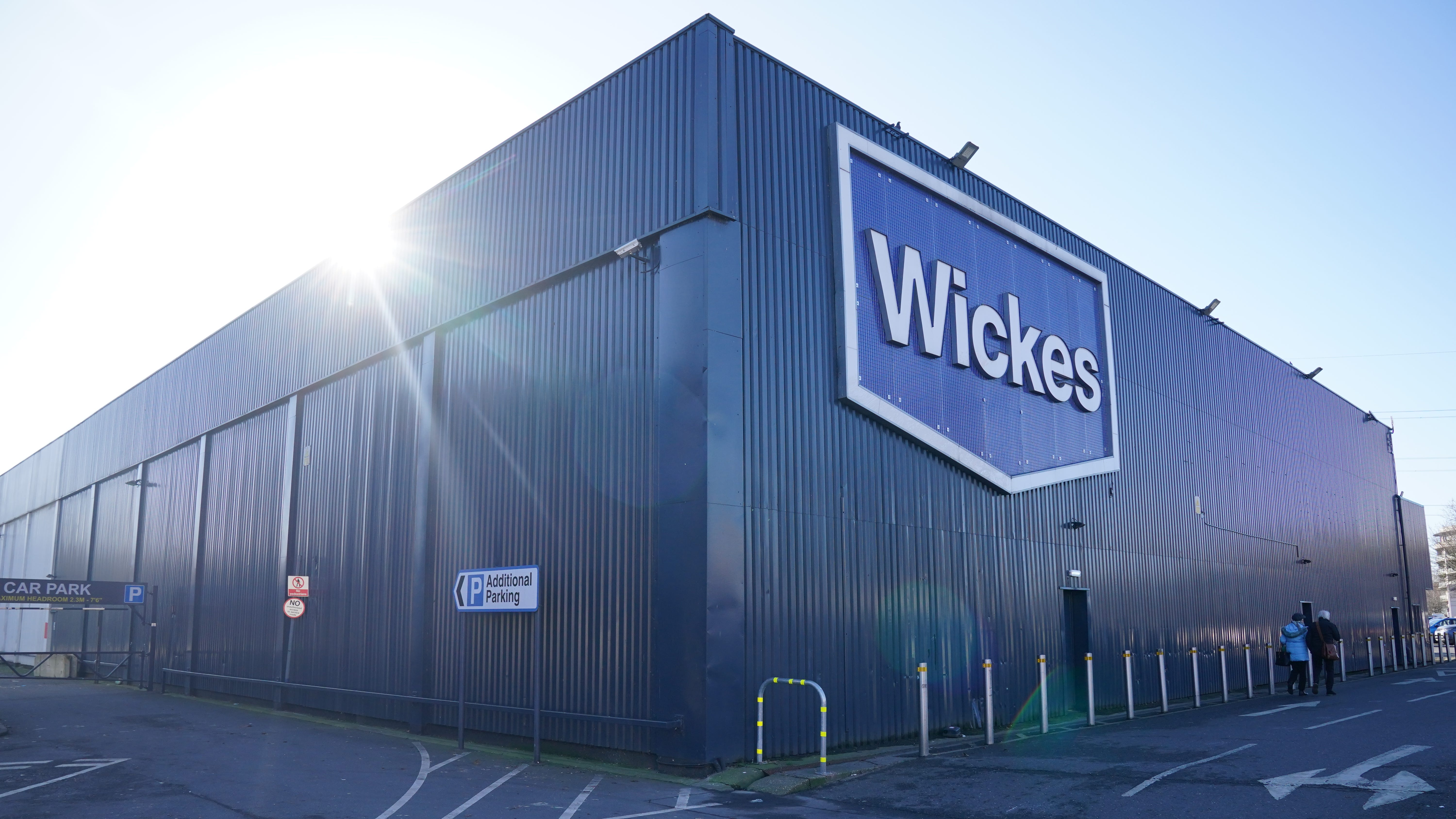 Nearly 1,000 Wickes workers to share £14.1m as shares more than double