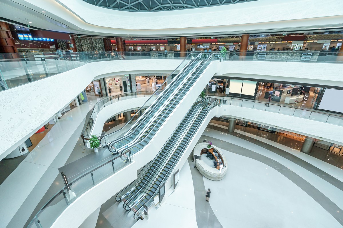 Centrum handlowe, ruchome schody, zakupy