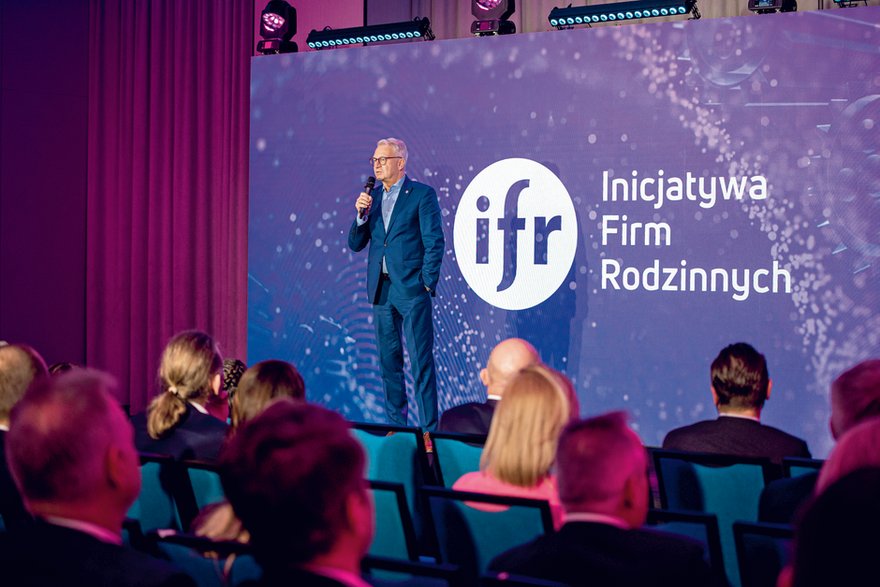 Tomasz Budziak z Inicjatywy Firm Rodzinnych podkreślił znaczenie firm rodzinnych dla polskiej gospodarki.