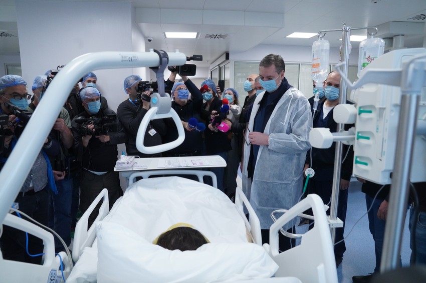 Povređenima je poručio da se ne sekiraju, da će sve biti dobro