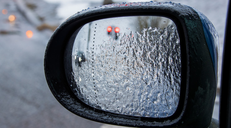 Hatalmas károkat okozott az ónos eső ország szerte / Fotó: Northfoto