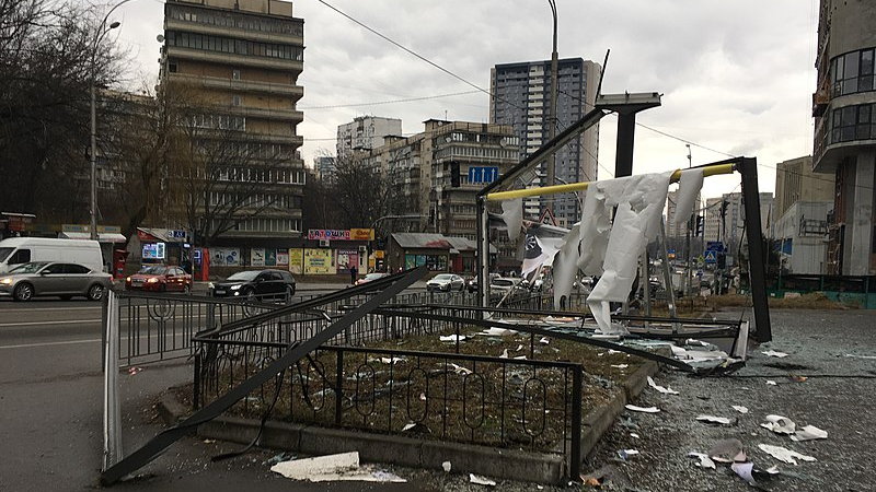 Konsekwencje ostrzału rakietowego w Kijowie, fot. Arrikel (CC BY-SA 4.0)