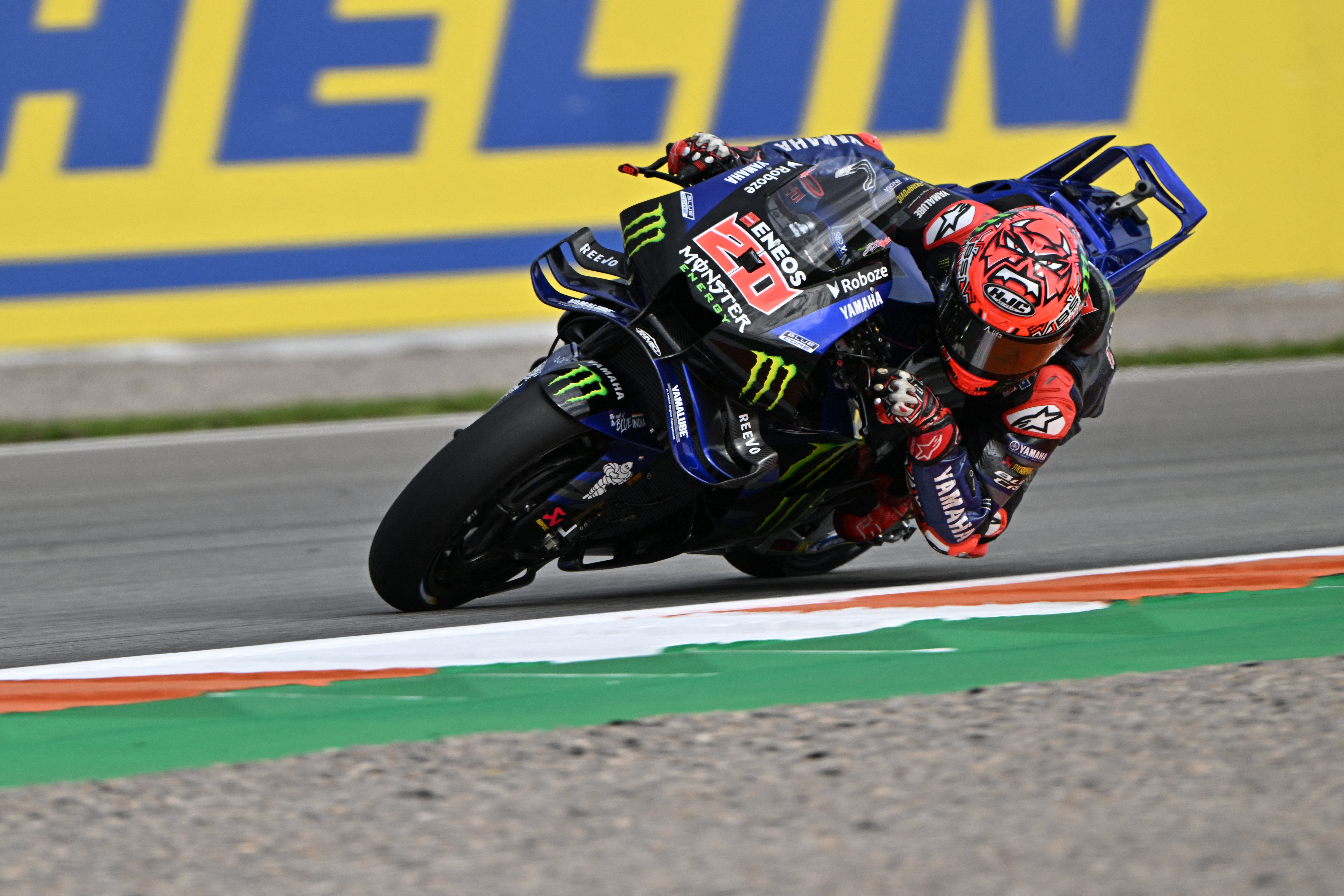 Moreira tropieza en Valencia: 19º cuando puede ser campeón de Moto2