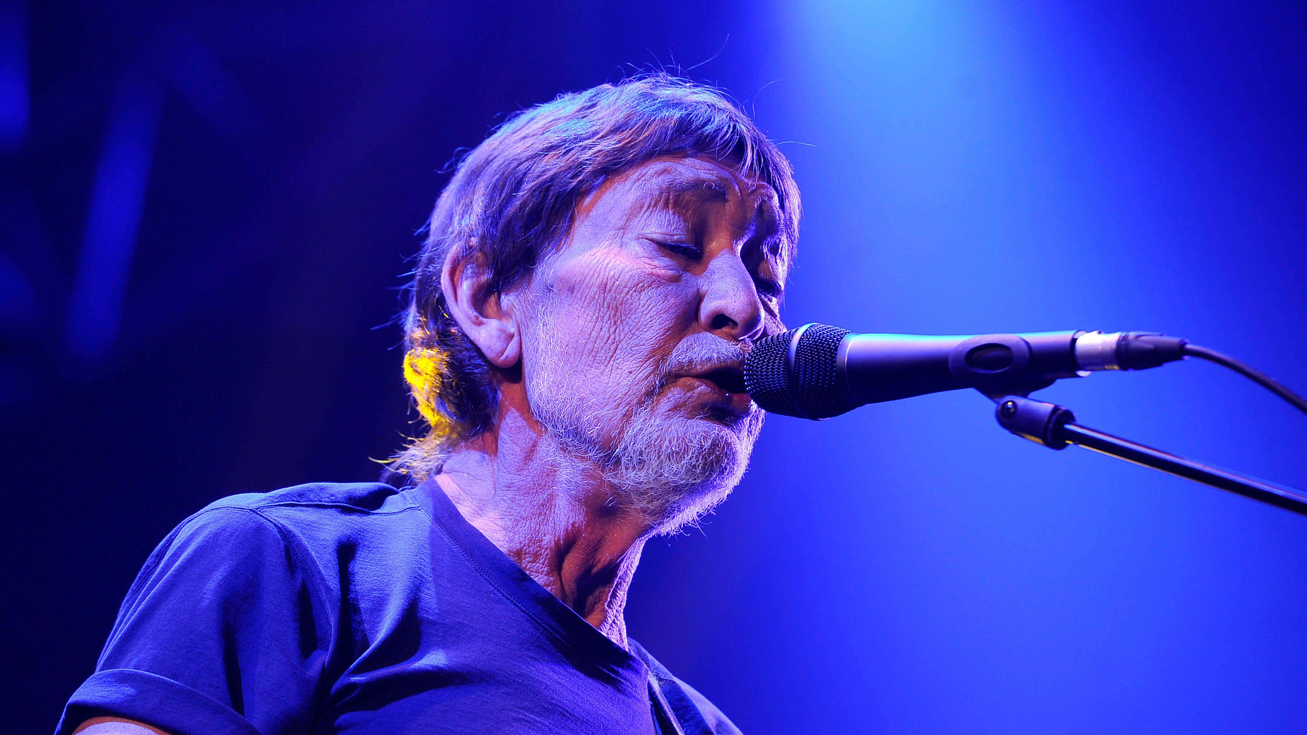 Three days before Christmas: Chris Rea, festive hit star, dies at 74