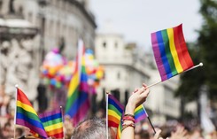 Sądy i strefy wolne od LGBT. Uchylenie da środki z UE?