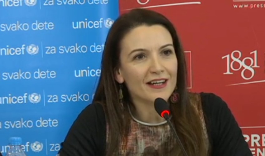 Direktorka Unicefa kaže da je uloga roditelja u Srbiji slabija u zaštiti dece od neodgovornog korišćenja interneta za razliku od drugih zemalja