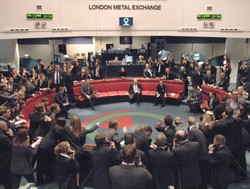 Londyńska giełda metali na krótko wznowiła, ale potem znów zawiesiła w środę handel niklem