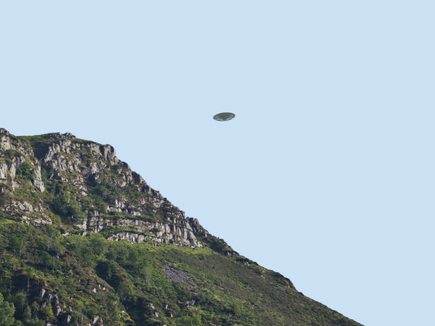 Niezidentyfikowany obiekt latający (UFO)