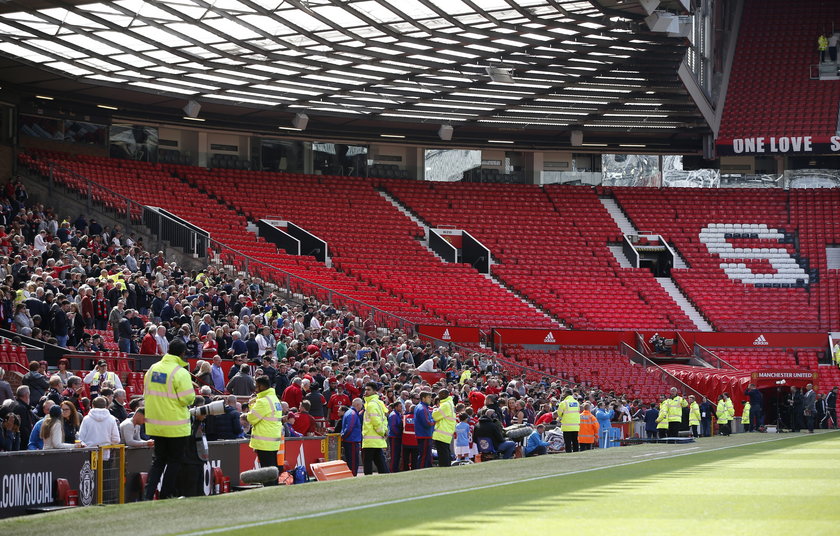 Old Trafford ewakuowane przez... szkoleniową atrapę bomby!