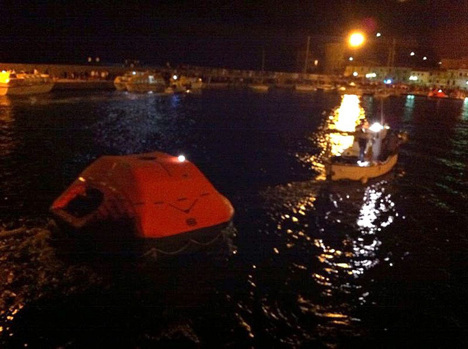 ITALY CRUISE SHIP STRANDED