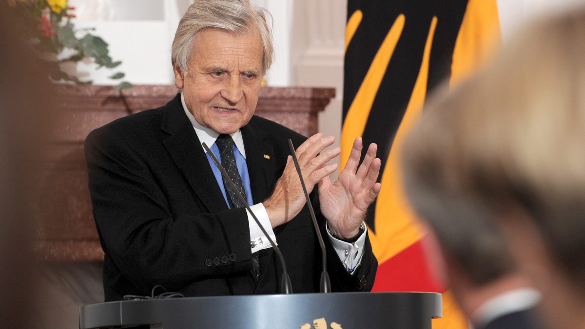 Szef Europejskiego Banku Centralnego (EBC) Jean-Claude Trichet, jeden z negatywnych bohaterów globalnych protestów ruchu "oburzonych", powiedział, że obecny kryzys finansowy powinien być dobrą lekcją, ale ostrzegł przeciwko radykalnym rozwiązaniom.