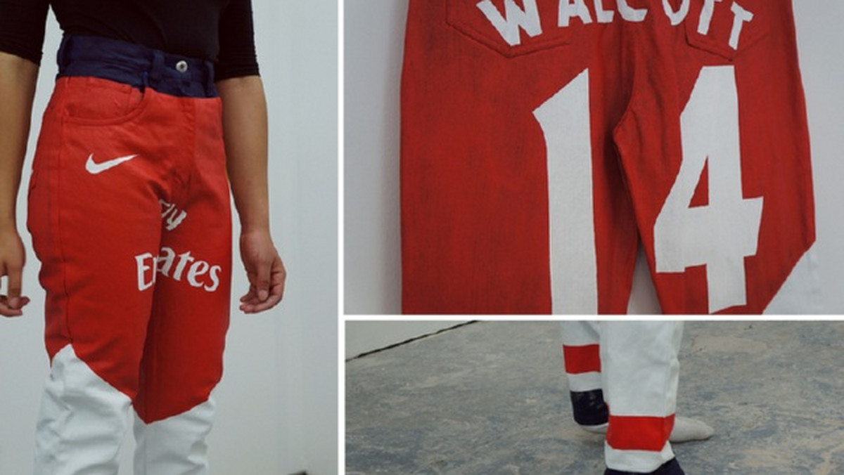 Widzieliśmy już wiele kiczowatych koszulek piłkarskich, jednak są stroje, które wciąż nas zaskakują. Wystarczy popatrzeć na jeansy w barwach Arsenalu...