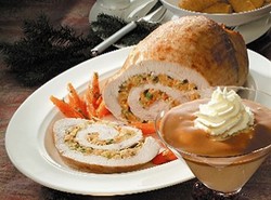 Rolada z indyka z brzoskwiniami