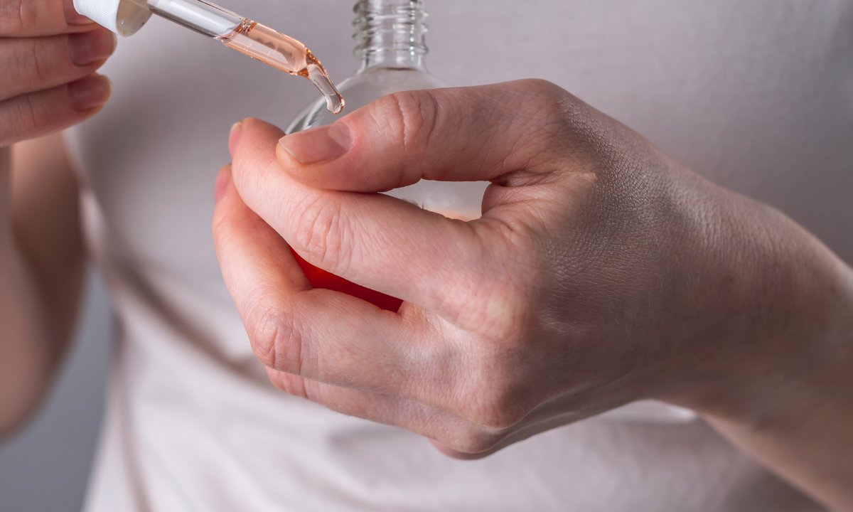 Ta odżywka do paznokci z kolagenem działa jak zbroja! W końcu przestają się łamać