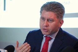 Prof. Matczak: Brak wyborów w terminie to porażka demokracji