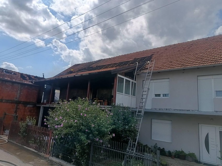 Požar u kući u Mladenovcu 