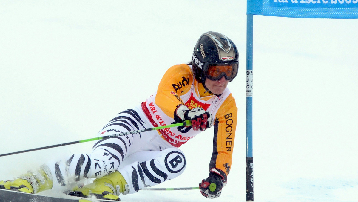 Kathrin Hoelzl zdobyła złoty medal w slalomie gigancie na odbywających się we francuskim Val d'Isere mistrzostwach świata w narciarstwie alpejskim. Niemka wyprzedziła Tinę Maze ze Słowenii i Finkę Tanję Poutiainen.