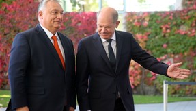 Valóban különlegesnek számít Orbán Viktor fizetése? Ennyit keresnek az európai kormányfők