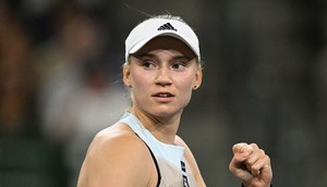 Rybakina delivers ice-cold victory over Swiatek to reach first Indian Wells final